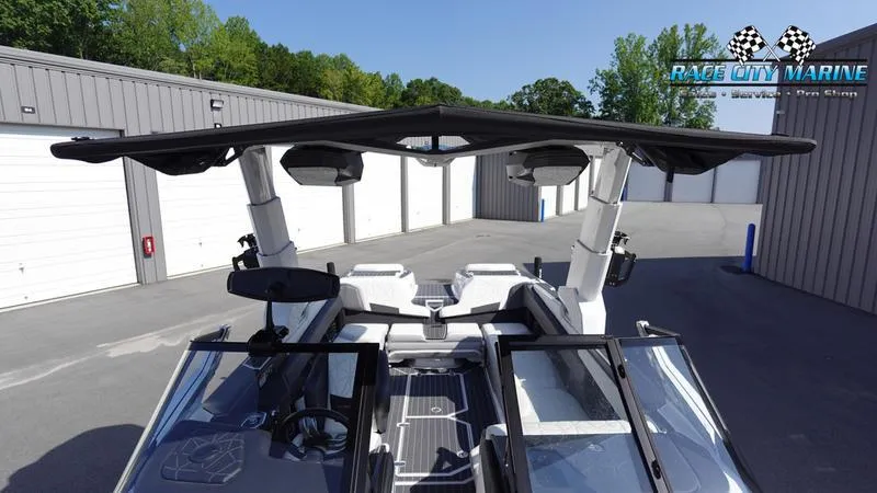 Slide: The Image of Super Air Nautique G25 Paragon - 53