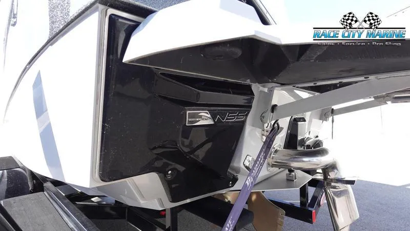 Slide: The Image of Super Air Nautique G25 Paragon - 8