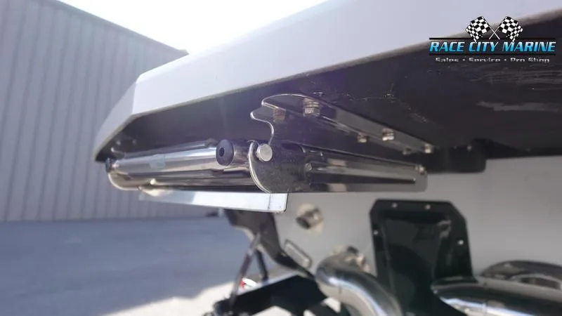 Slide: The Image of Super Air Nautique G25 Paragon - 9