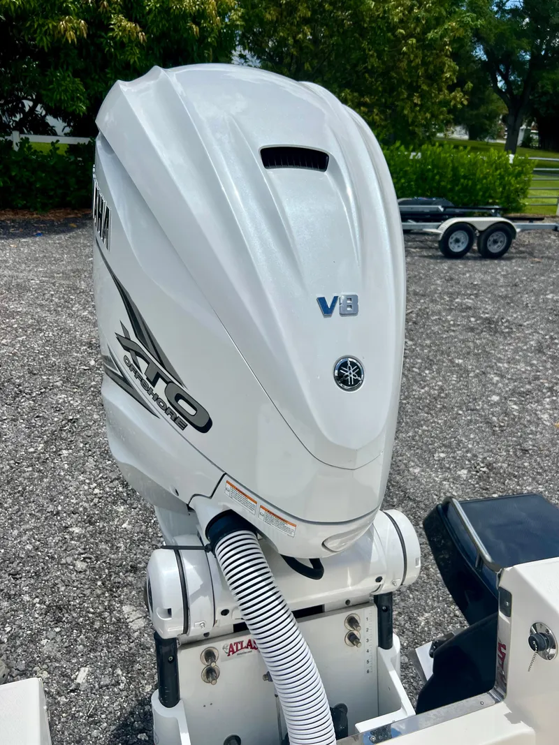 Slide: The Image of 2022 Robalo 266 Cayman with Yamaha V8 outboard engine. - 49