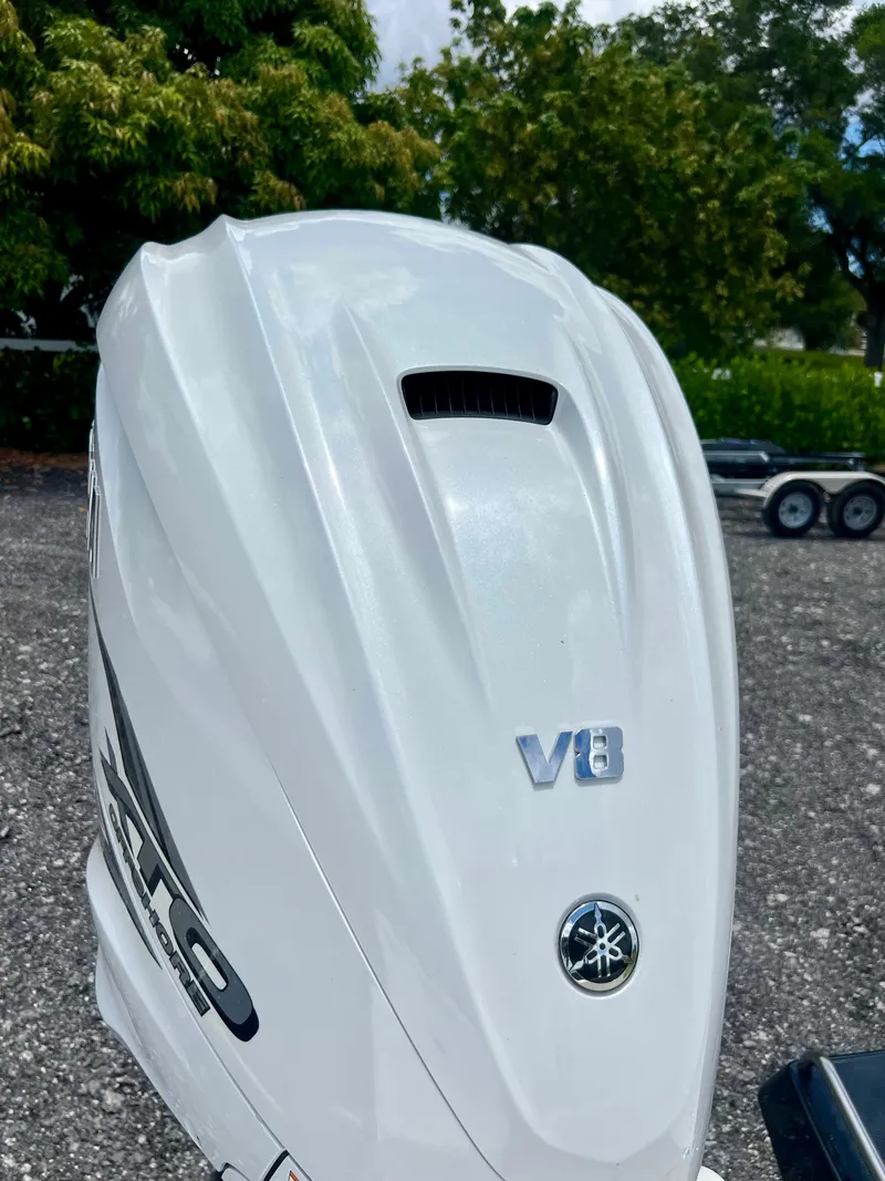 Slide: The Image of Robalo 266 Cayman 2022 - 50