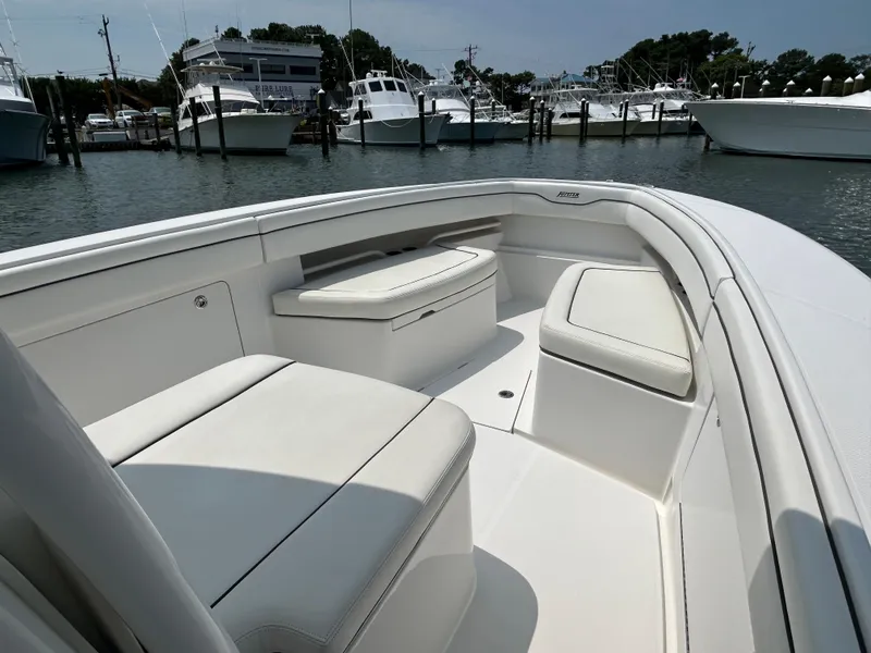 Slide: The Image of Jupiter 34 HFS w/ Triple Yamaha F300s 2016 - 52