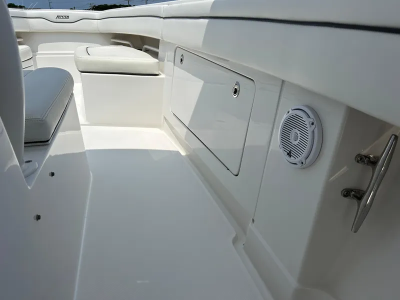 Slide: The Image of Jupiter 34 HFS w/ Triple Yamaha F300s 2016 - 55