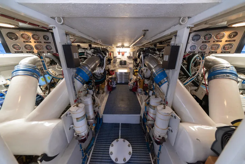 Slide: The Image of Hatteras 70 Convertible 2003 - 52