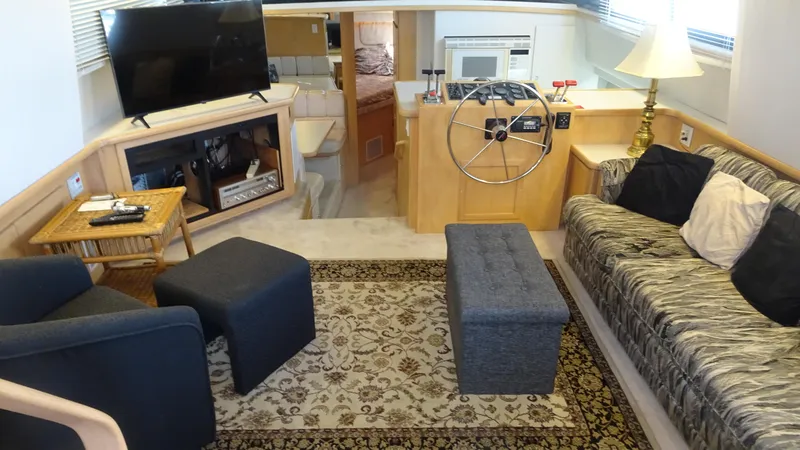 Slide: The Image of Carver 440 Aft Cabin Motor Yacht 1995 - 27