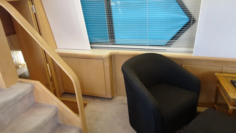 Slide: The Image of Carver 440 Aft Cabin Motor Yacht 1995 - 32