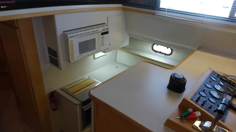 Slide: The Image of Carver 440 Aft Cabin Motor Yacht 1995 - 34