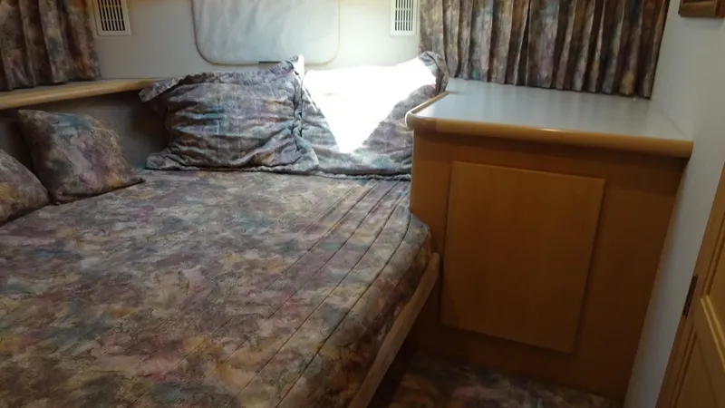 Slide: The Image of Carver 440 Aft Cabin Motor Yacht 1995 - 45