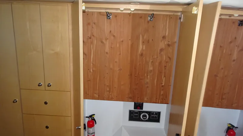 Slide: The Image of Carver 440 Aft Cabin Motor Yacht 1995 - 59