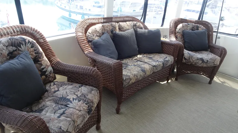 Slide: The Image of Carver 440 Aft Cabin Motor Yacht 1995 - 8