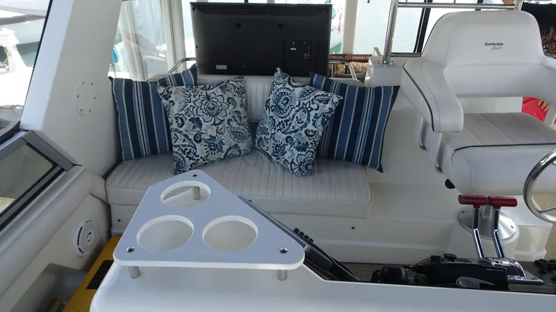 Slide: The Image of Carver Yachts 440 Aft Cabin Motor Yacht 1995 - 24