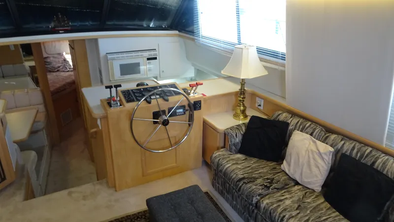 Slide: The Image of Carver Yachts 440 Aft Cabin Motor Yacht 1995 - 28