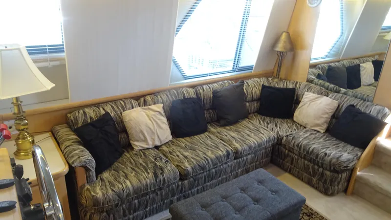 Slide: The Image of Carver Yachts 440 Aft Cabin Motor Yacht 1995 - 30