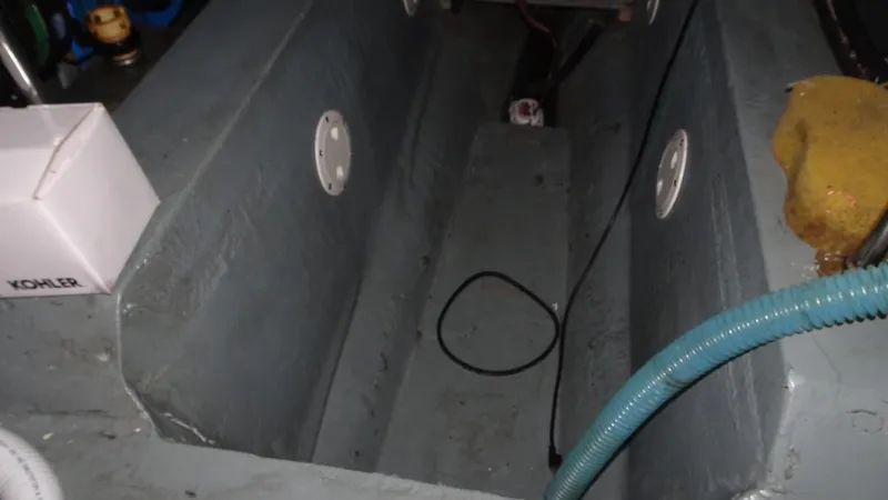 Slide: The Image of Carver Yachts 440 Aft Cabin Motor Yacht 1995 - 68