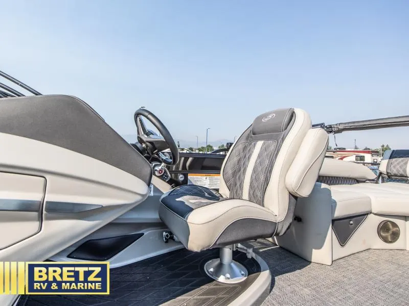 Slide: The Image of Lusso Meridian-Lounge L25M 2024 - 10