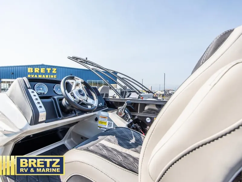 Slide: The Image of Lusso Meridian-Lounge L25M 2024 - 11