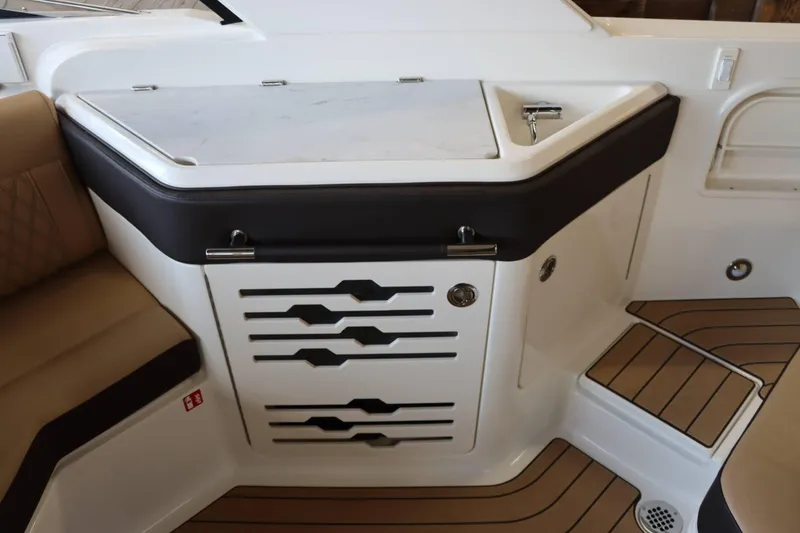 Slide: The Image of Sea Ray 310SLX 2025 - 16