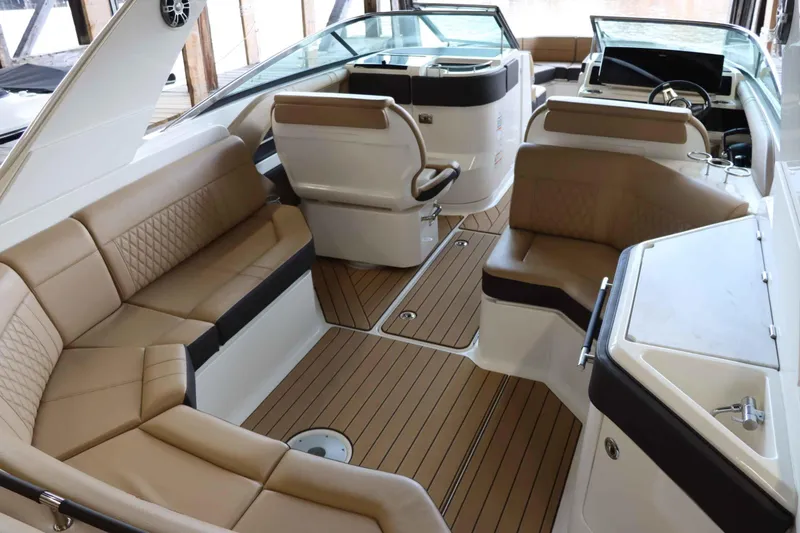 Slide: The Image of Sea Ray 310SLX 2025 - 18