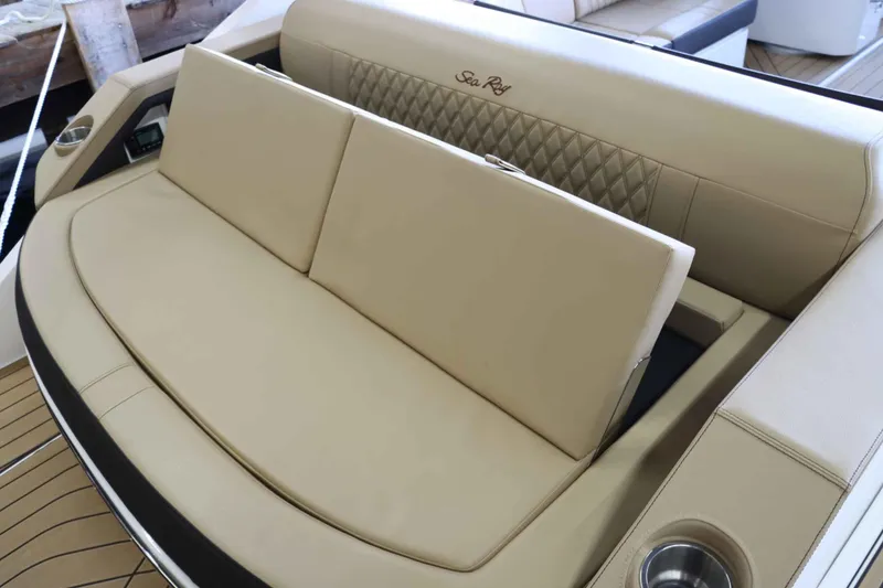 Slide: The Image of Sea Ray 310SLX 2025 - 21