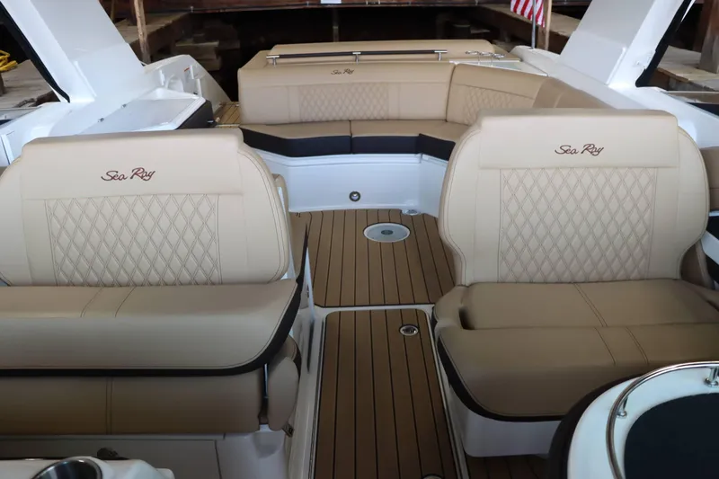 Slide: The Image of Sea Ray 310SLX 2025 - 5