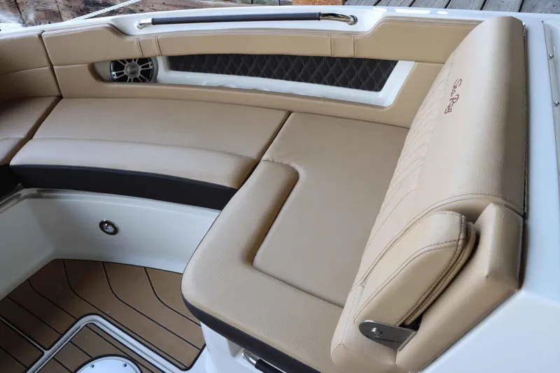 Slide: The Image of Sea Ray 310SLX 2025 - 8