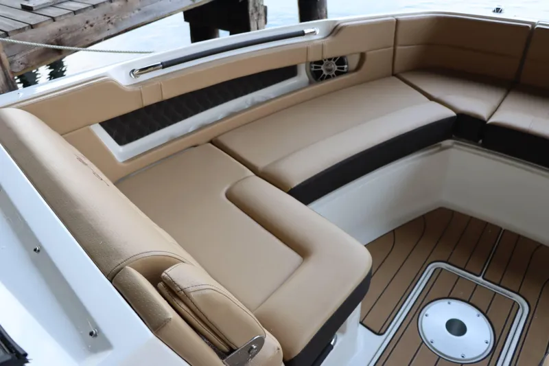 Slide: The Image of Sea Ray 310SLX 2025 - 9
