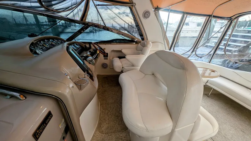 Slide: The Image of Sea Ray 380 Sundancer 2000 - 11