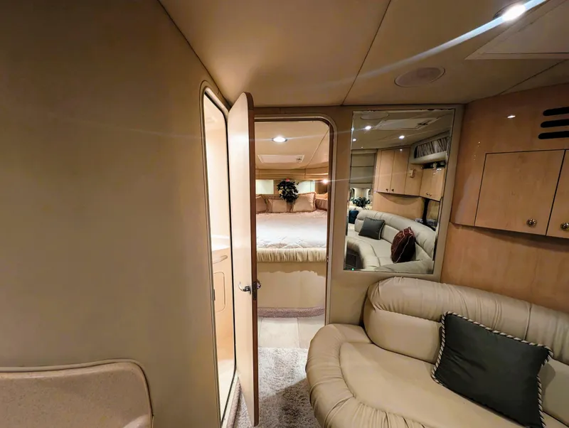 Slide: The Image of Sea Ray 380 Sundancer 2000 - 27