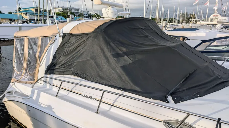 Slide: The Image of Sea Ray 380 Sundancer 2000 - 3