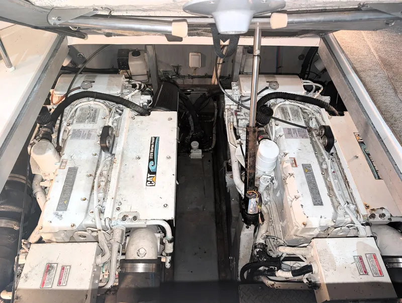 Slide: The Image of Sea Ray 380 Sundancer 2000 - 35