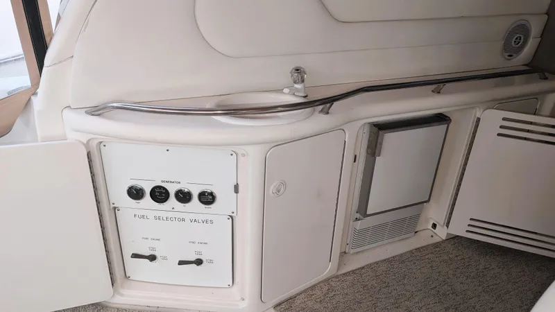 Slide: The Image of Sea Ray 380 Sundancer 2000 - 9