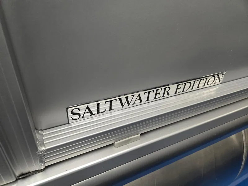 Slide: The Image of 2024 Harris Cruiser 210 Saltwater Edition boat detail. - 32