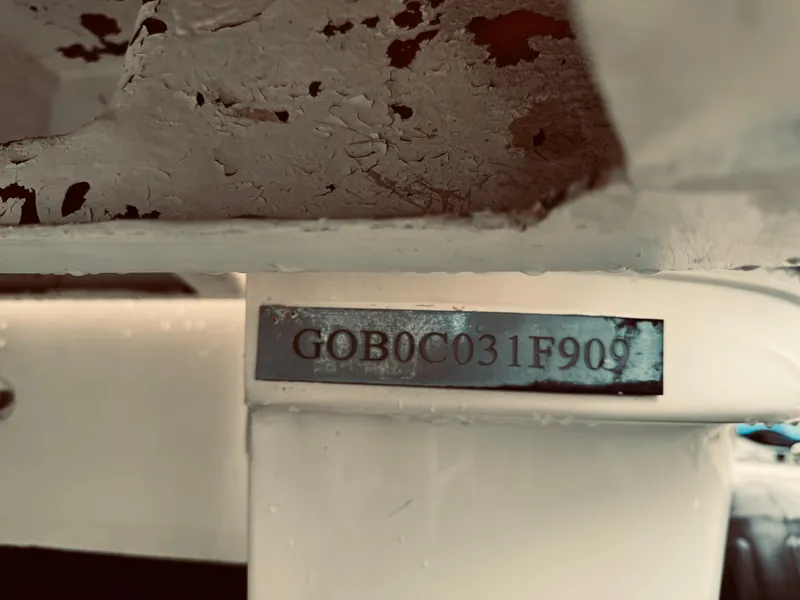 Slide: The Image of VIN plate of a 2009 Azimut Atlantis 50 boat. - 16