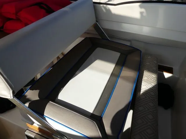 Slide: The Image of Cutwater C-242 Sport Coupe Outboard 2017 - 10