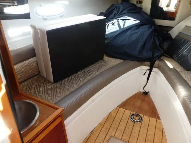 Slide: The Image of Cutwater C-242 Sport Coupe Outboard 2017 - 14