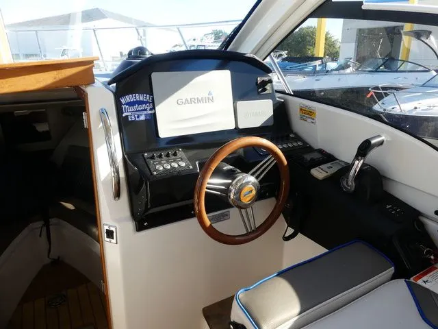 Slide: The Image of Cutwater C-242 Sport Coupe Outboard 2017 - 7