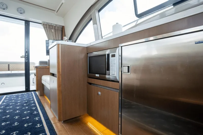 Slide: The Image of Sea Ray 400 Sundancer 2017 - 28