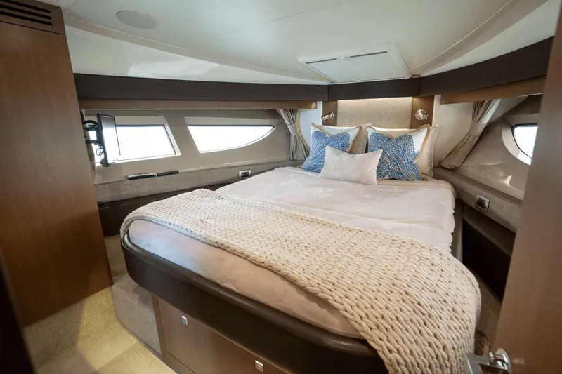 Slide: The Image of Sea Ray 400 Sundancer 2017 - 37