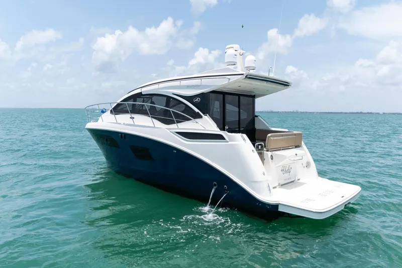 Slide: The Image of Sea Ray 400 Sundancer 2017 - 4