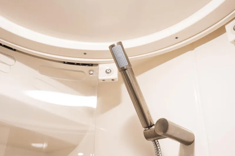 Slide: The Image of Sea Ray 400 Sundancer 2017 - 41