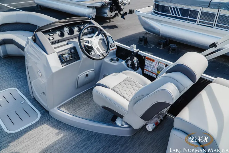 Slide: The Image of 2023 Bennington 23 LSR boat interior at Lake Norman Marina. - 9