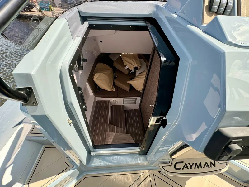 Slide: The Image of 2025 Ranieri CAYMAN 28 EXECUTIVE cabin interior view. - 23