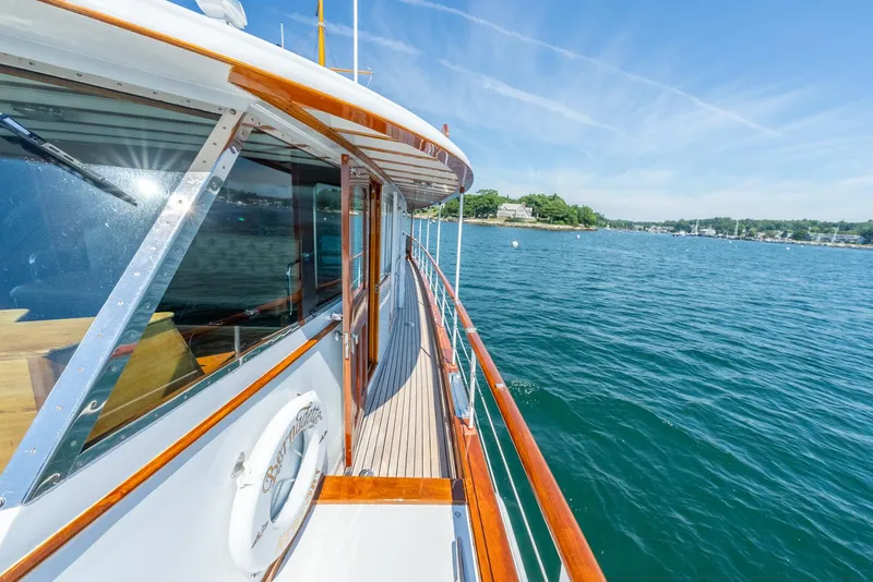 Slide: The Image of Port Sidedeck - 24