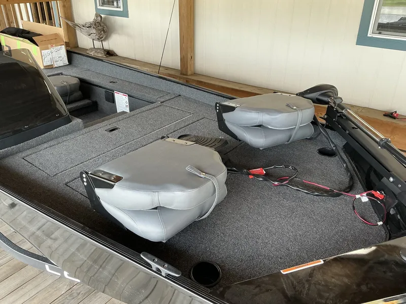 Slide: The Image of Lowe Skorpion 2025 - 3