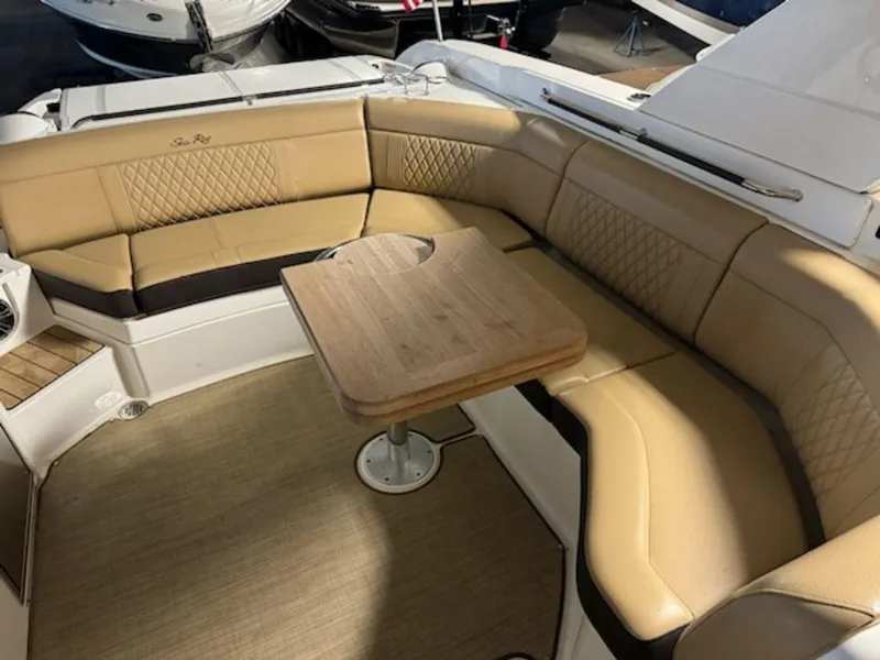 Slide: The Image of Sea Ray SLX 350 2022 - 10