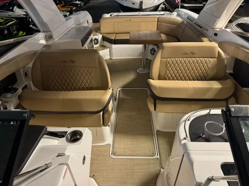 Slide: The Image of Sea Ray SLX 350 2022 - 9