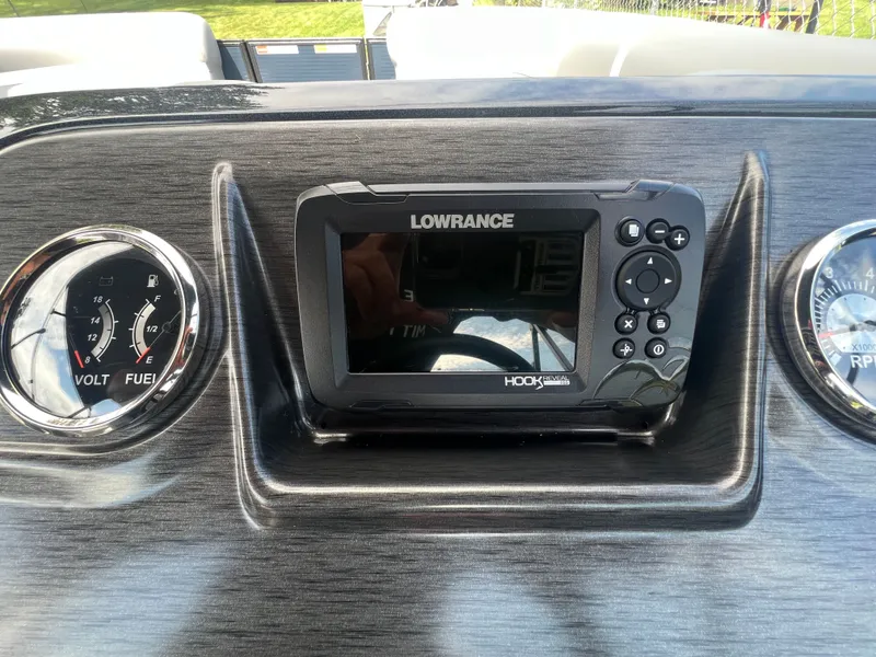 Slide: The Image of Crest Classic DLX 200 SLC 2024 - 23