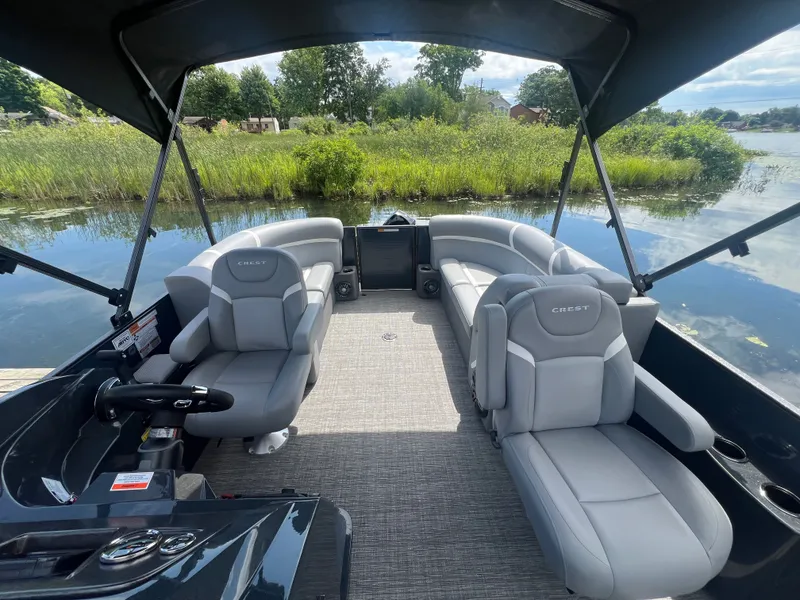 Slide: The Image of Crest Classic DLX 200 SLC 2024 - 25