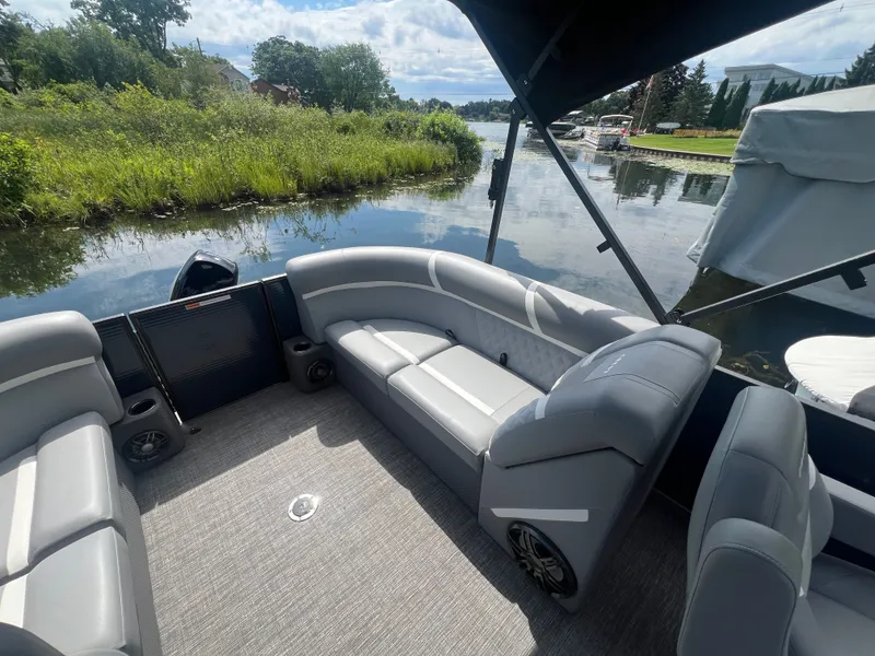 Slide: The Image of Crest Classic DLX 200 SLC 2024 - 27