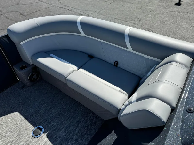 Slide: The Image of Crest Classic DLX 200 SLC 2024 - 8